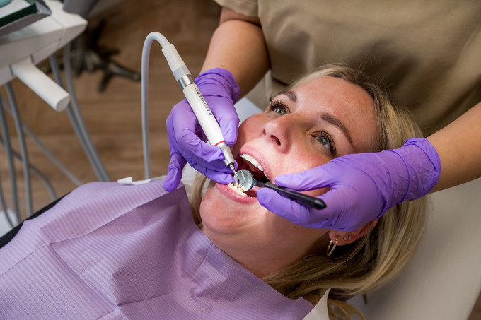 Dental cleaning Rotterdam